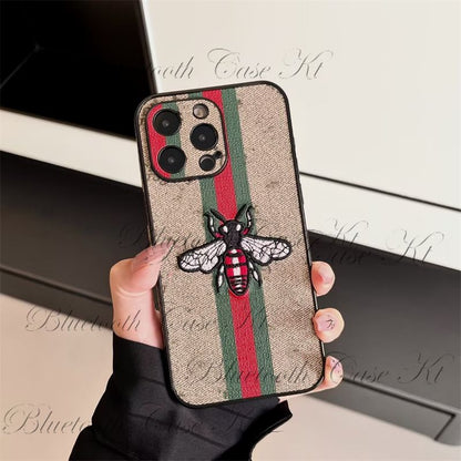 Top Luxury Designers Phone Cases for Iphone 16 Pro Max 15Plus 14Pro 13 12 11 P Designer Fashion Creative Cellphone Case Triangular Nameplate Letter Mobile Shell Cover