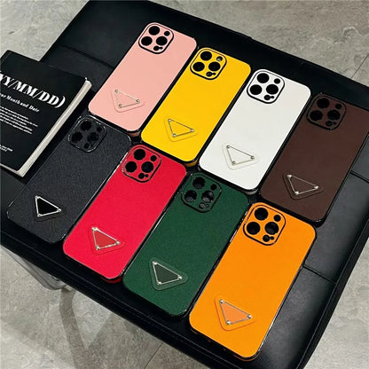 Top Luxury Designers Phone Cases for Iphone 16 Pro Max 15Plus 14Pro 13 12 11 P Designer Fashion Creative Cellphone Case Triangular Nameplate Letter Mobile Shell Cover